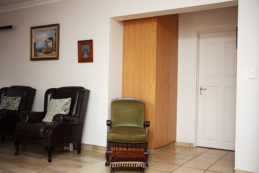 1 Bedroom Property for Sale in Langenhovenpark Free State